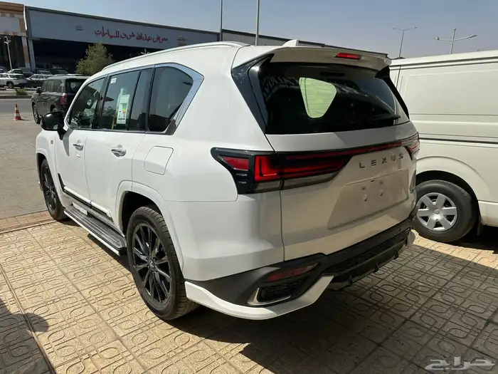 لكزس اف سبورت 2025 4