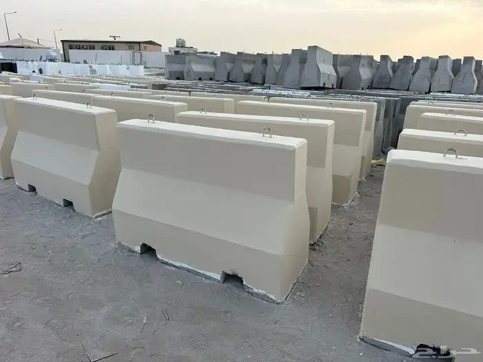 حجر نجرسي منتجات اسمنتيه قواعد اعمده اناره زينه حدائق 1