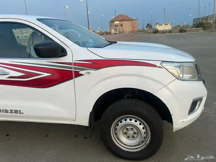 نيسان نيفارا 3