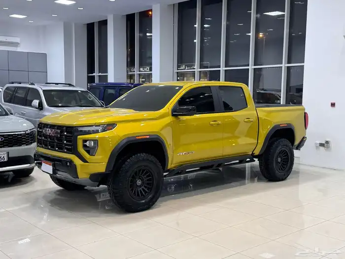 للبيع  جي إم سي كانيون AT4X - موديل 2024 (لون ذهبي) 1