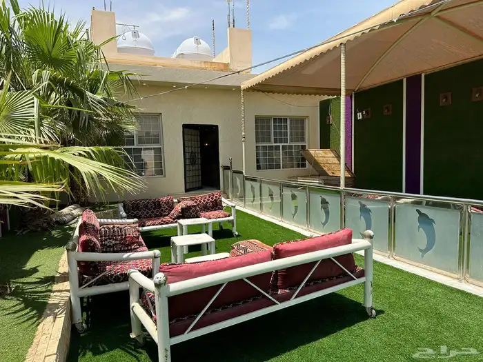 اللي يبي شاليه يجنن وب200ريال بس جنوب الرياض يكلمني 15