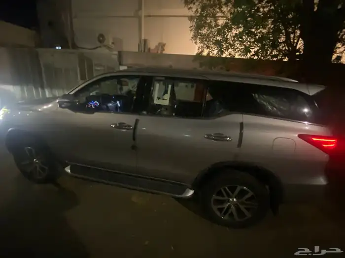 فورتشنر 2018 ستة سلندر للبيع 3