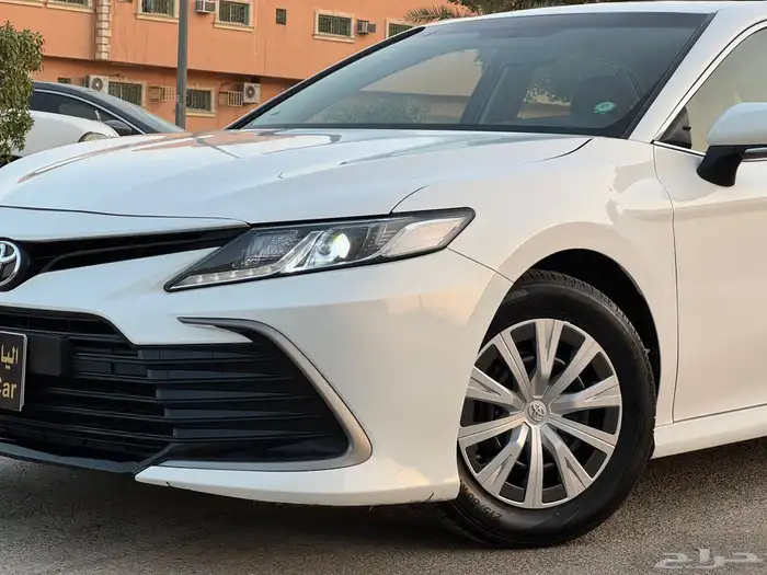 تويوتا كامري 2022 استاندر 5