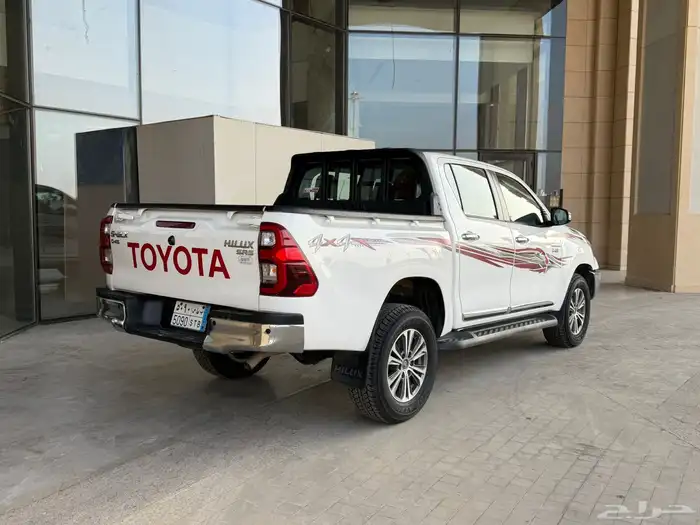 هايلوكس دبل ديزل 2024 نظيفه جدا 4