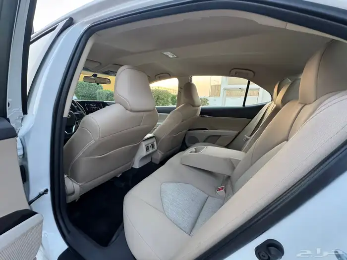 تويوتا كامري 2022 استاندر 18