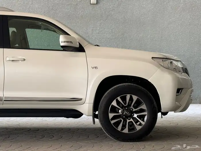 تويوتا برادو V6 موديل 2023 نظيف جدا 10