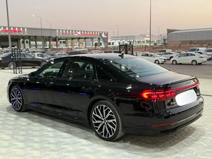 اودي A8 بلاك اديشن 2022 اسود 4