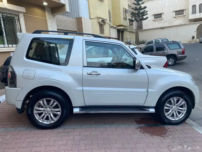 باجيرو ربع 2016 ابيض 12