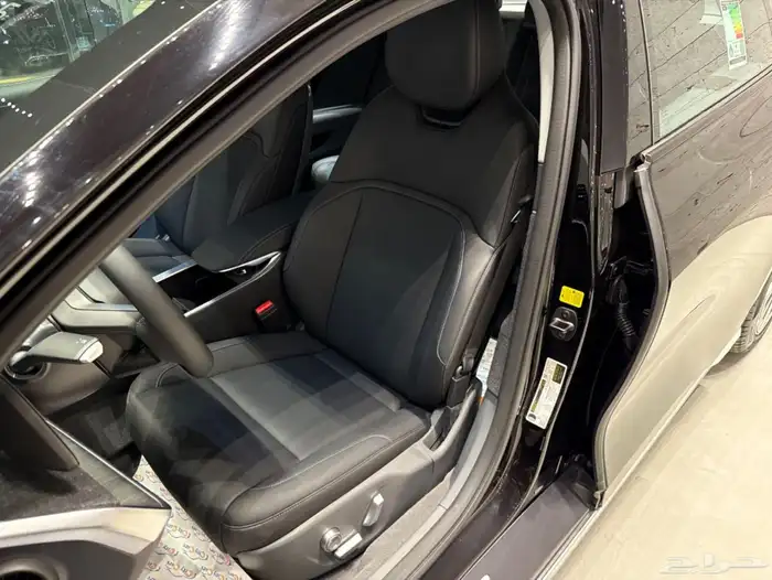 النوع   لوسيد إير موديل   2025 عداد   0k 3