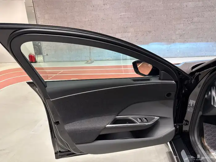 النوع   لوسيد إير موديل   2025 عداد   0k 4