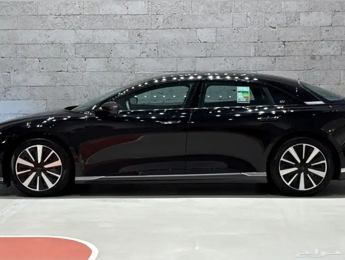 النوع   لوسيد إير موديل   2025 عداد   0k 14