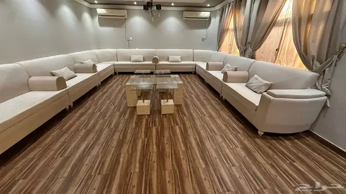 كنب مع طاوله مع ستاره للبيع نضيف جدا 4