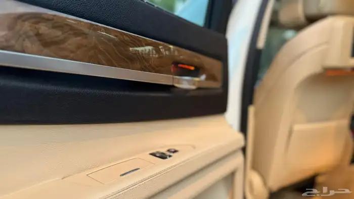 بي ام دبليوiL730 38