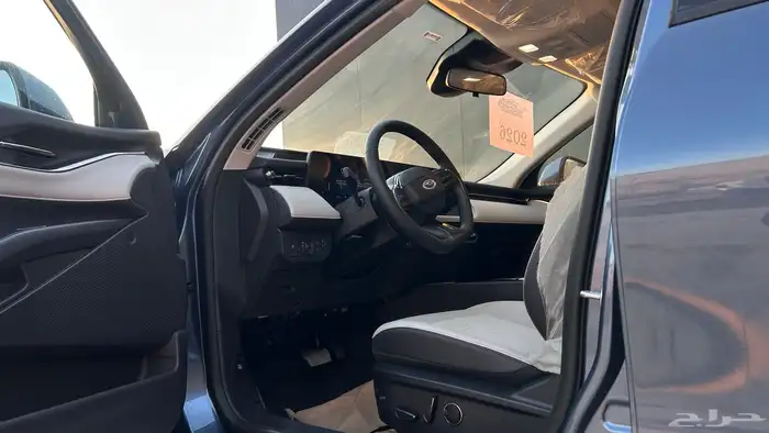 فورد تورس ترند موديل 2026 لدى شركة عبدالمجيد الخضر 13