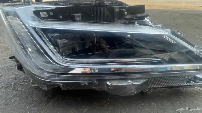 للبيع شمعه سياره يارس 2023الجهه اليمين 1