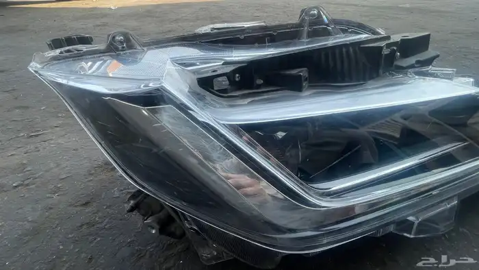 للبيع شمعه سياره يارس 2023الجهه اليمين 2