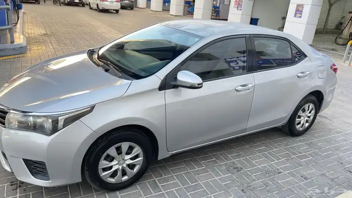 تويوتا كورولا 2015 بحاله ممتازه مالك اول من الوكالة 3