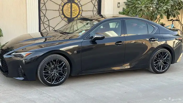 lexus is500 2023 اخت الجديد و موجود في السعودية 10