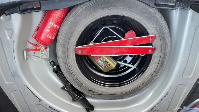 تويوتا كورولا 2015 بحاله ممتازه مالك اول من الوكالة 14