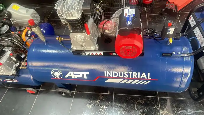 كمبروصر هواء 300 لتر APT 0