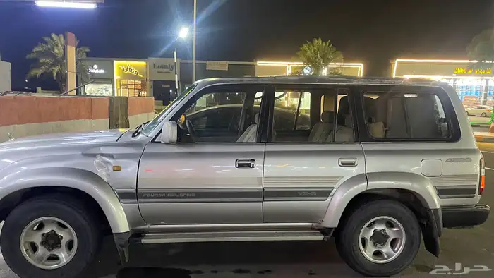 لاندكروزر VXR فل كامل 1