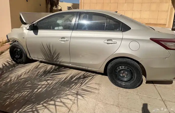 يارس 2016 مصدومه للبيع 4