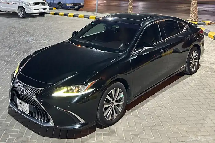 لكزس 2019 Es300 هايبرد 7