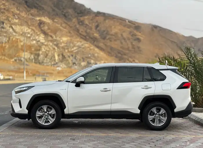 راف فور 2022 هايبرد مكينة 2.5 8