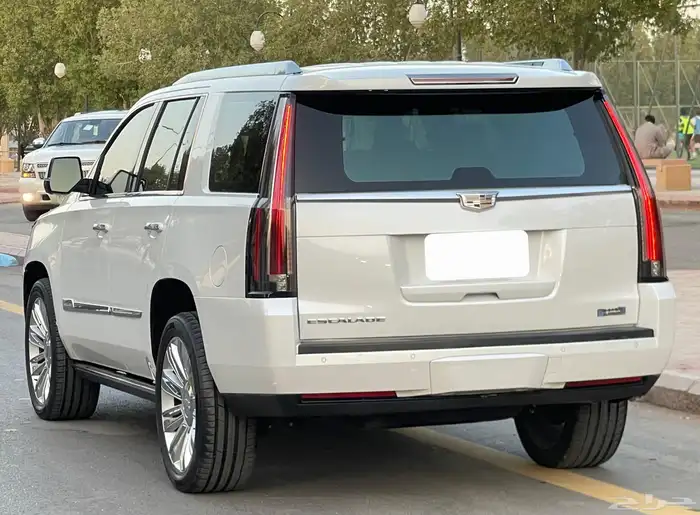 كاديلاك اسكاليد 2016 فل سعودي 7