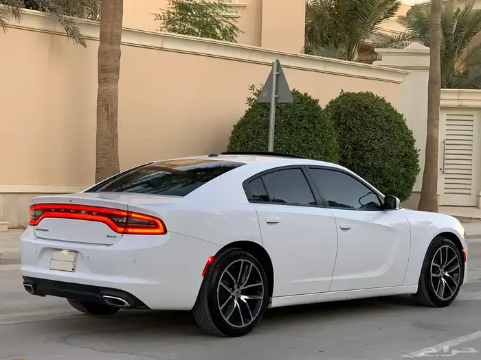 تشارجر 2018 SXT فل كامل 9