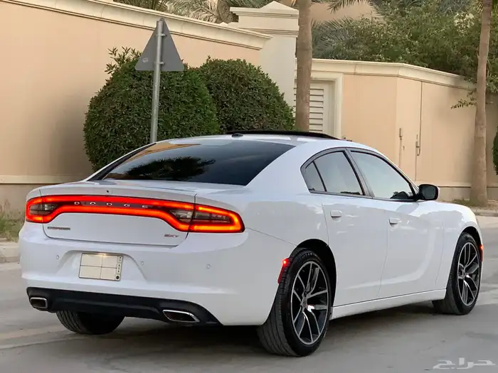 تشارجر 2018 SXT فل كامل 10