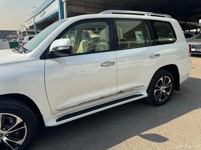 للبيع تويوتا لانكروزر 2018 GXR-V8 فل 21