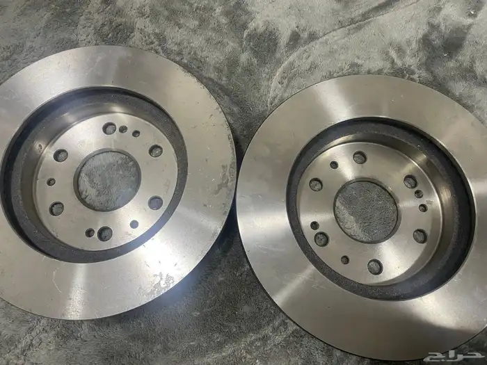 طقم فرامل سييرا تاهو سلفرادو(هوبات فحمات قواعد كليبر) جديد 3