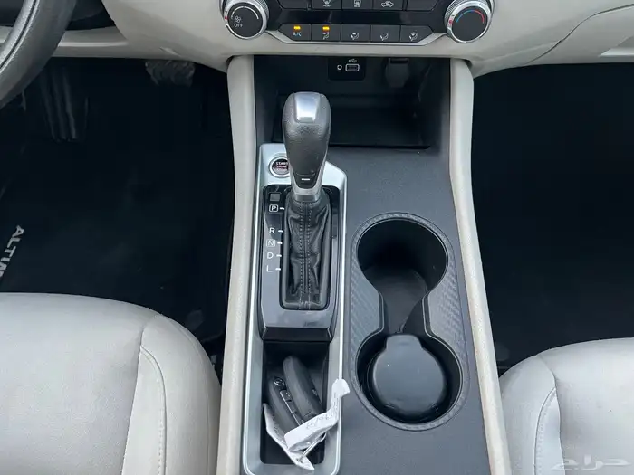 التيما 2021 استاندر نظيف جدا عداد 95.000لدى قمة الاطلال 56