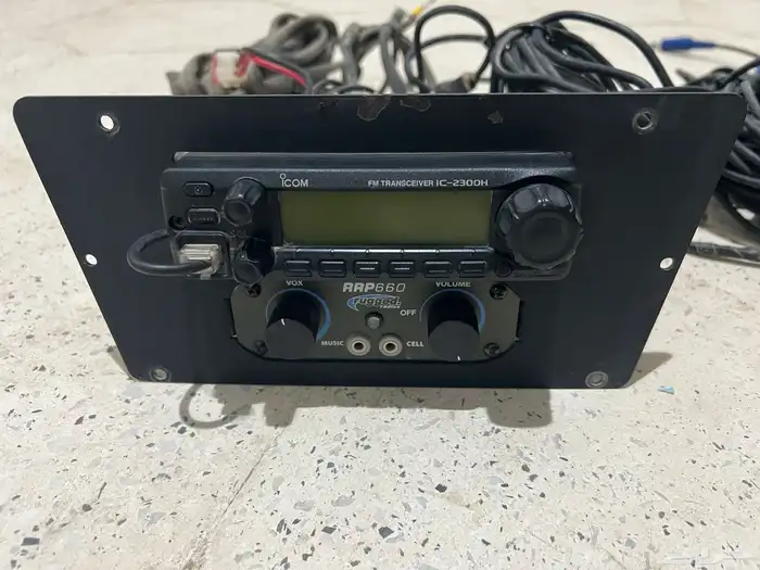 للبيع جهاز راديو Rugged مع جهاز كنود للبقي 2