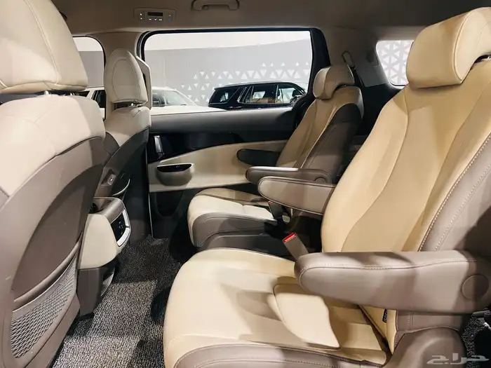 كيا كارنيفال 2021 (( بحالة ممتازة )) 8