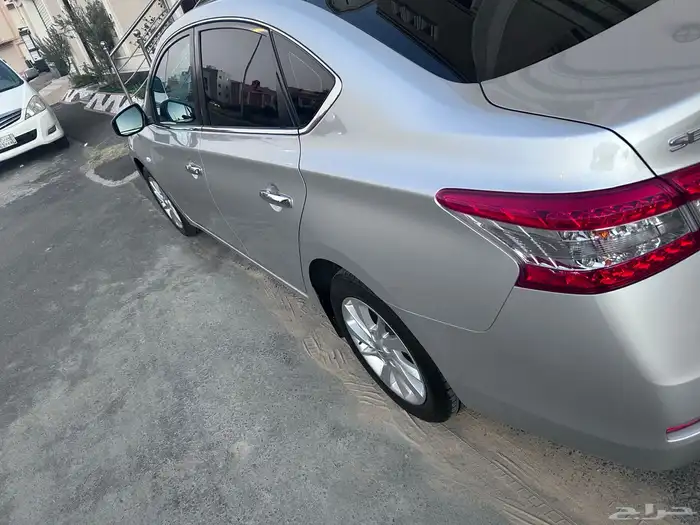 سنترا نيسان مخزن 2