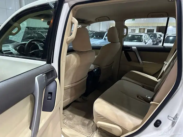 تويوتا برادو موديل 2015 نظيف 4 سلندر 11