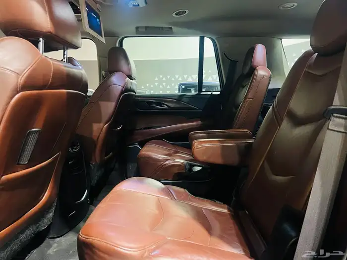 اسكاليد 2015 قصير دبل ( بحالة ممتازة ) 8