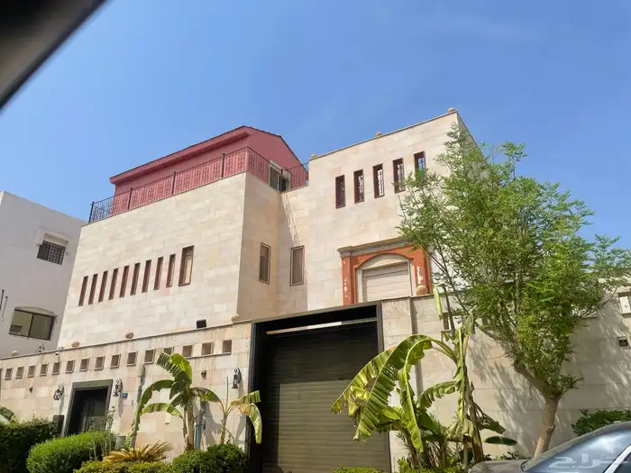 للبيع فيلا فاخرة بحي الزهراء 0