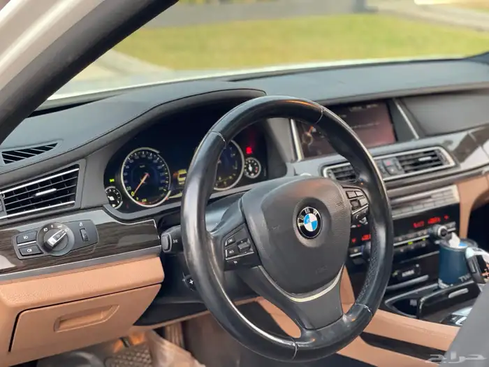 بي ام دبليو - 730Li - 2015 - سعودي 14