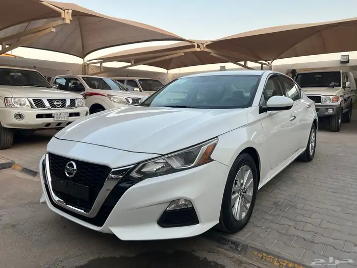 التيما 2021 استاندر نظيف جدا عداد 95.000لدى قمة الاطلال 31