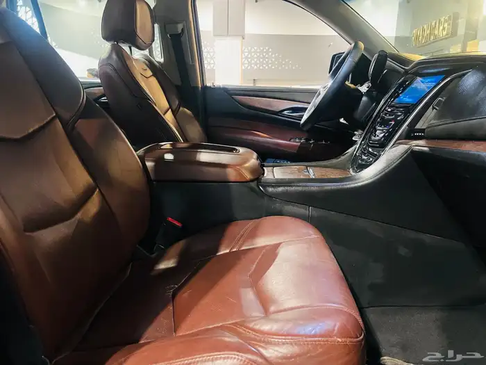 اسكاليد 2015 قصير دبل ( بحالة ممتازة ) 12