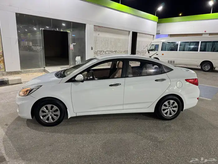 اكسنت من المالك الأول يوجد بعض الرشوش السياره بحاله ممتازه 3