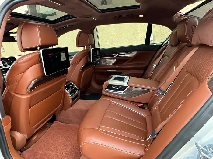 بي ام 750 انتفجول ماشي 74 الف بدي وكاله على الضمان 2017 10