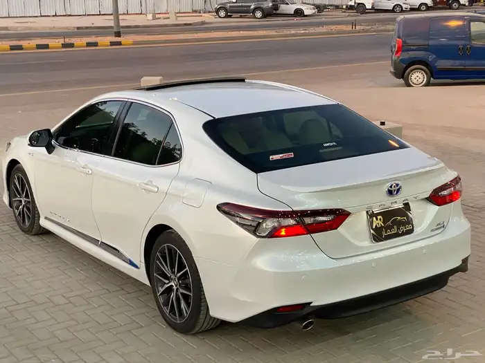 تويوتا كامريGLE هايبرد 6