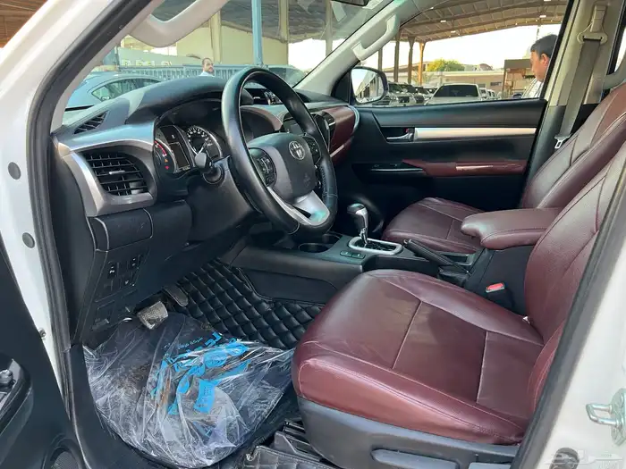 تويوتا هايلوكس 2022 ديزل دبل فل كامل 10