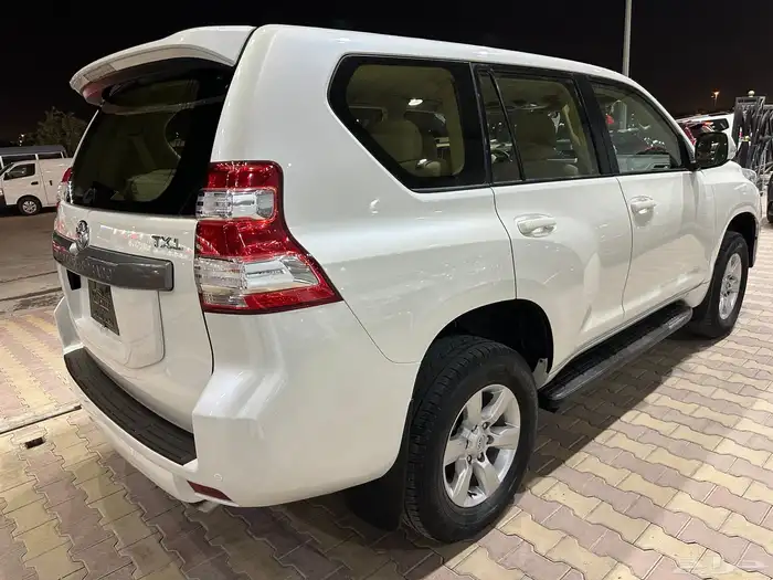 تويوتا برادو موديل 2015 نظيف 4 سلندر 18