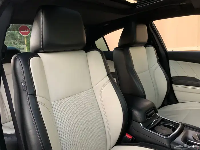 تشارجر 2018 SXT فل كامل 34