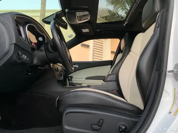 تشارجر 2018 SXT فل كامل 22